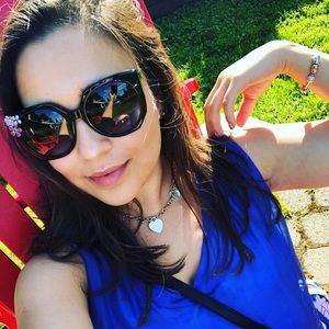 Meet your Posher, Madelon